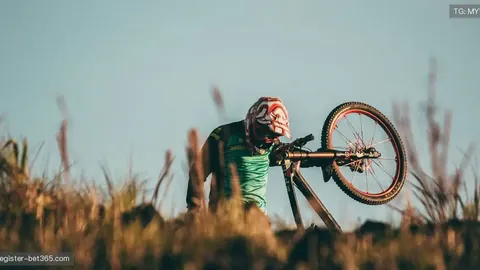 拜仁主席盛赞凯恩转会神速，高额转会费备受瞩目